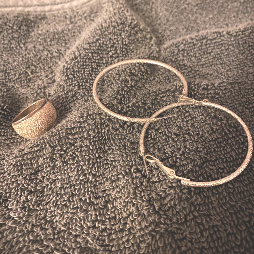 Big 90s Hoop Earrings with matching vintage 90s ring